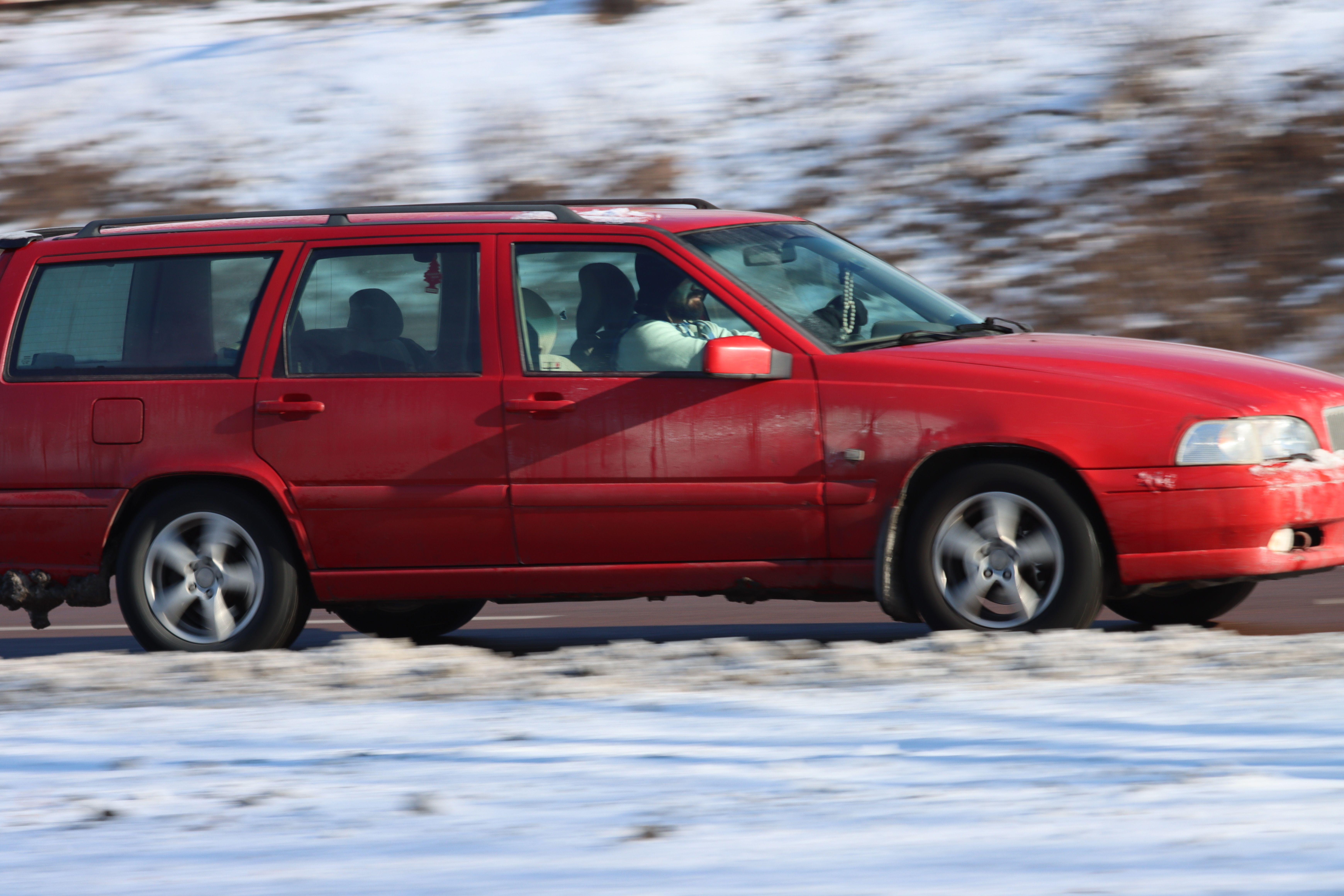Car wheel alignment diagnosis and tire pressure check